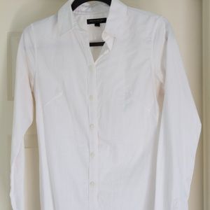 White Banana Republic Size 6 Button Down Top